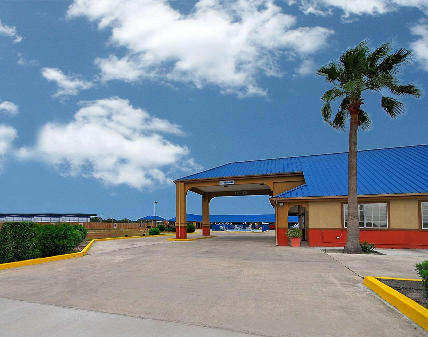 Americas Best Value Inn Sinton Екстер'єр фото