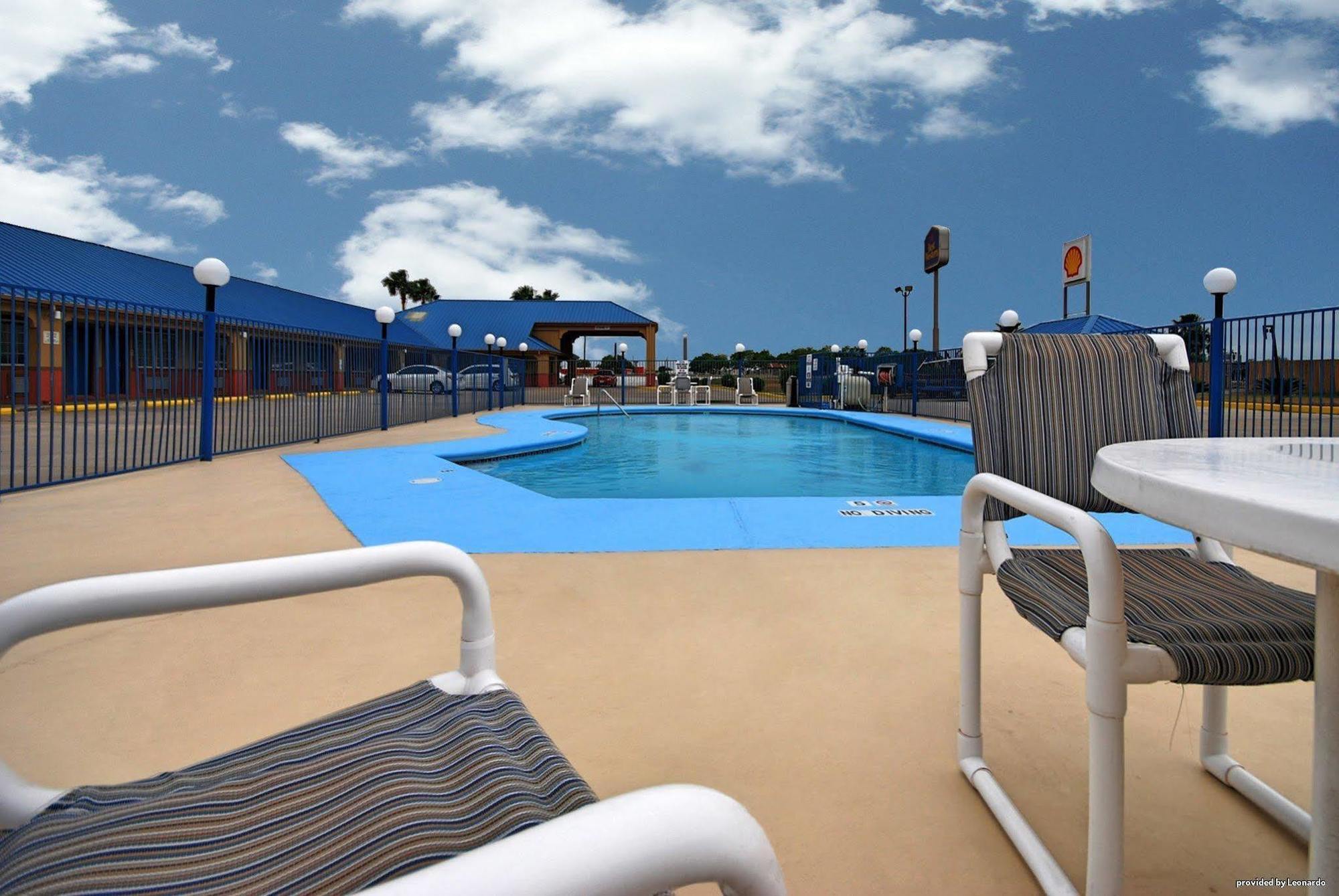 Americas Best Value Inn Sinton Екстер'єр фото